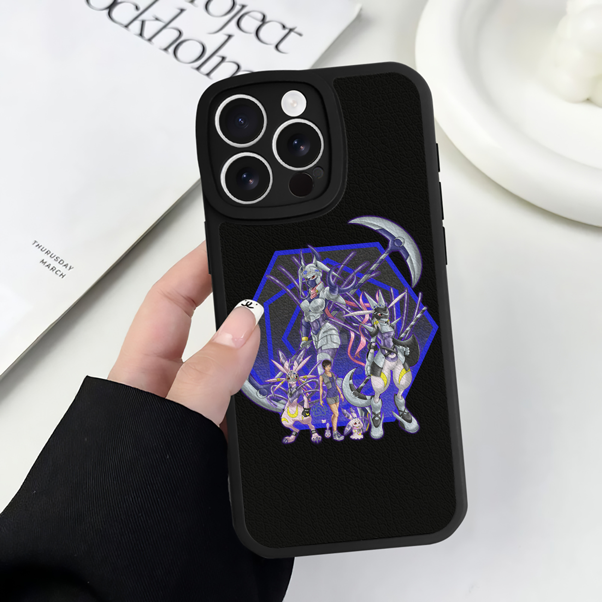 （画像用） Digimon デジタルモンスター/デジモン 【iPhone 16シリーズ対応】シリコンスマホケース（レザー調） 材質：シリコン